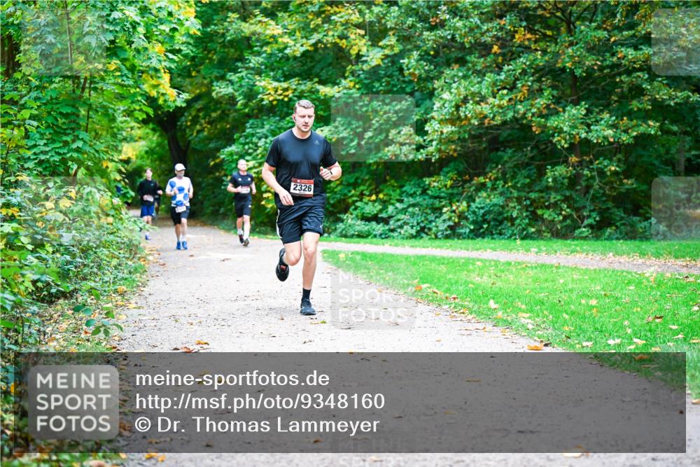 12.10.2025 - Bramfelder Halbmarathon 2025 Dr. Thomas Lammeyer http://msf.ph/oto/9348160 12.10.2025 10:26:18 Laufen 2326 meine-sportfotos.de