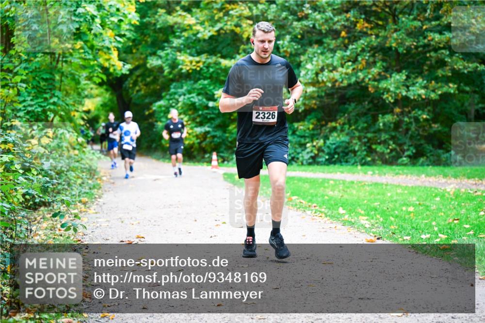 12.10.2025 - Bramfelder Halbmarathon 2025 Dr. Thomas Lammeyer http://msf.ph/oto/9348169 12.10.2025 10:26:19 Laufen 2326 meine-sportfotos.de