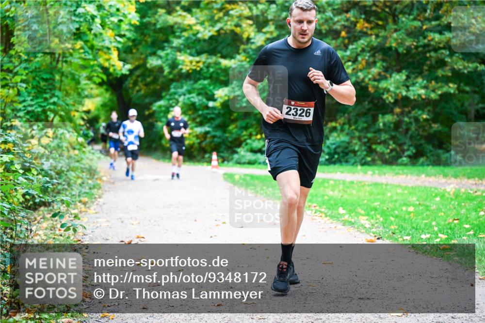 12.10.2025 - Bramfelder Halbmarathon 2025 Dr. Thomas Lammeyer http://msf.ph/oto/9348172 12.10.2025 10:26:20 Laufen 2326 meine-sportfotos.de