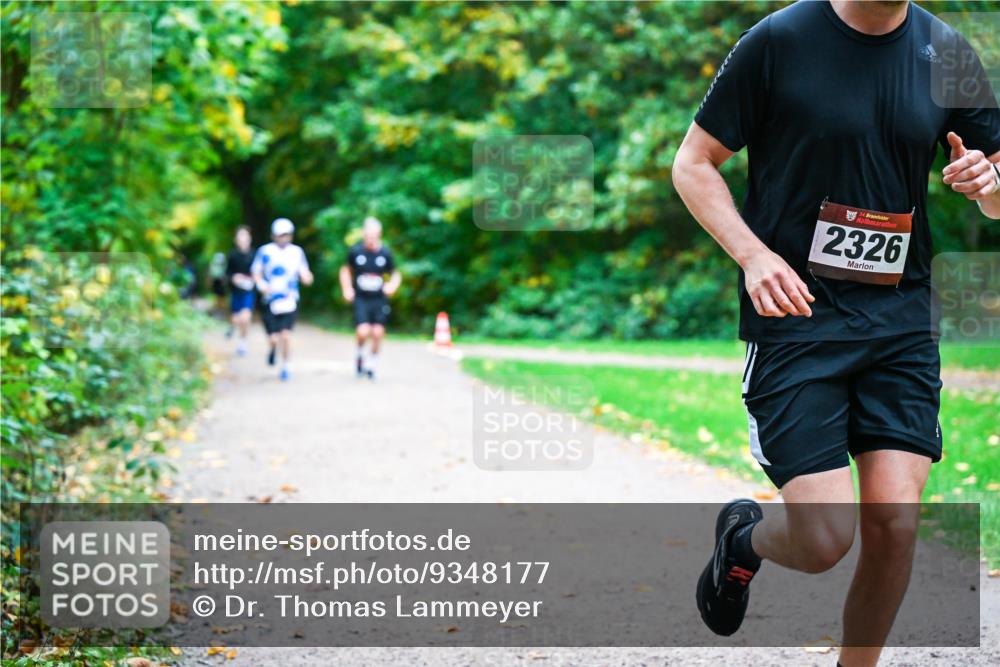 12.10.2025 - Bramfelder Halbmarathon 2025 Dr. Thomas Lammeyer http://msf.ph/oto/9348177 12.10.2025 10:26:20 Laufen 34, 2326 meine-sportfotos.de