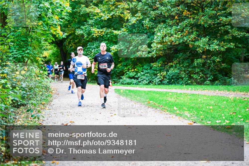 12.10.2025 - Bramfelder Halbmarathon 2025 Dr. Thomas Lammeyer http://msf.ph/oto/9348181 12.10.2025 10:26:23 Laufen 2488, 2246 meine-sportfotos.de
