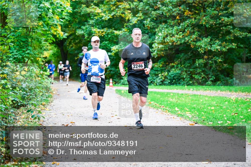 12.10.2025 - Bramfelder Halbmarathon 2025 Dr. Thomas Lammeyer http://msf.ph/oto/9348191 12.10.2025 10:26:24 Laufen 2488, 2246 meine-sportfotos.de