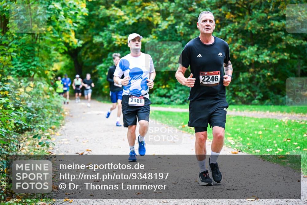 12.10.2025 - Bramfelder Halbmarathon 2025 Dr. Thomas Lammeyer http://msf.ph/oto/9348197 12.10.2025 10:26:25 Laufen 2488, 2246 meine-sportfotos.de