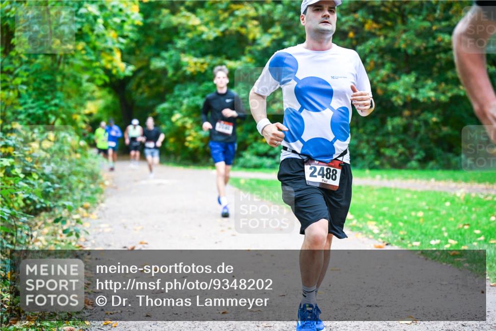 12.10.2025 - Bramfelder Halbmarathon 2025 Dr. Thomas Lammeyer http://msf.ph/oto/9348202 12.10.2025 10:26:26 Laufen 2488 meine-sportfotos.de