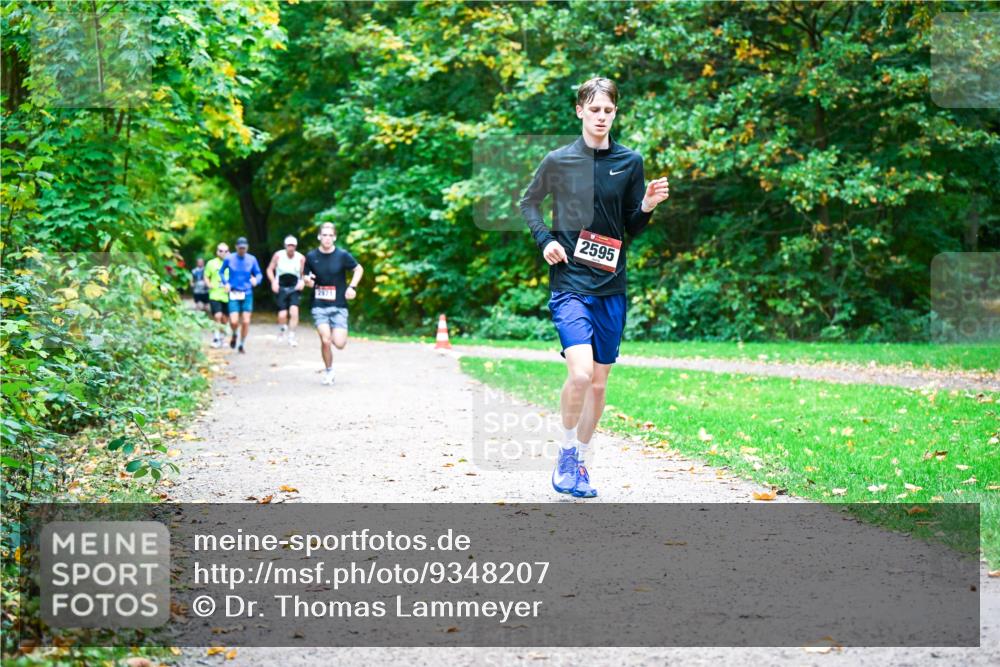 12.10.2025 - Bramfelder Halbmarathon 2025 Dr. Thomas Lammeyer http://msf.ph/oto/9348207 12.10.2025 10:26:28 Laufen 2595 meine-sportfotos.de