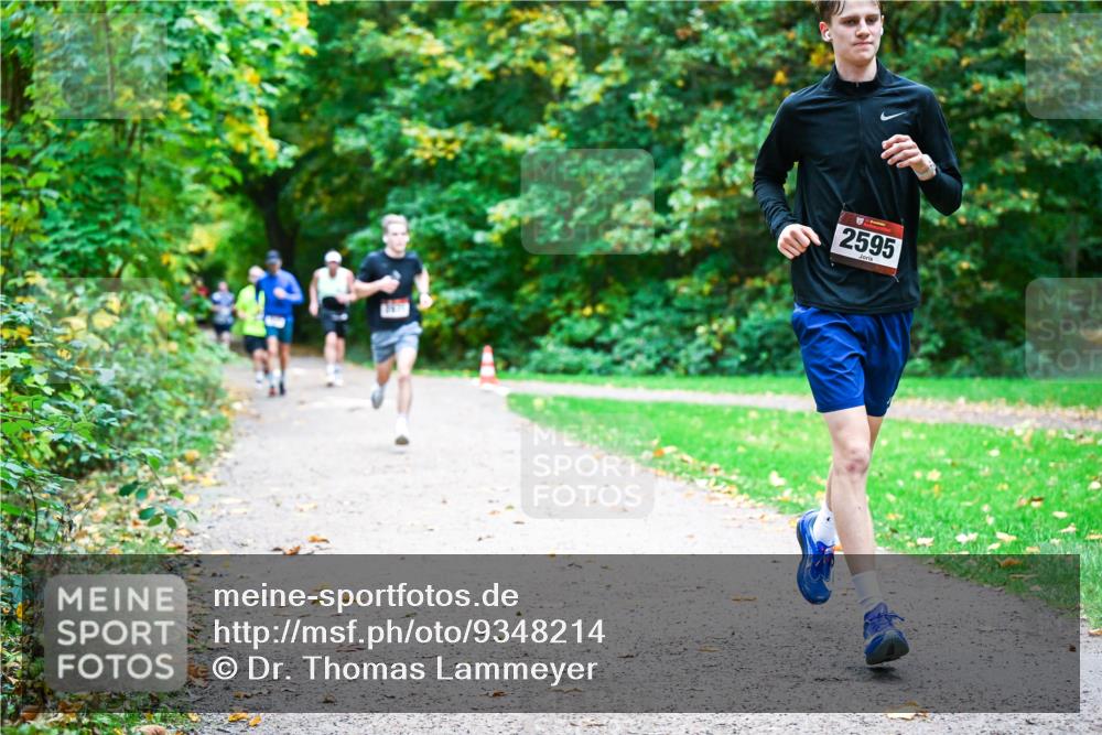 12.10.2025 - Bramfelder Halbmarathon 2025 Dr. Thomas Lammeyer http://msf.ph/oto/9348214 12.10.2025 10:26:29 Laufen 2595 meine-sportfotos.de