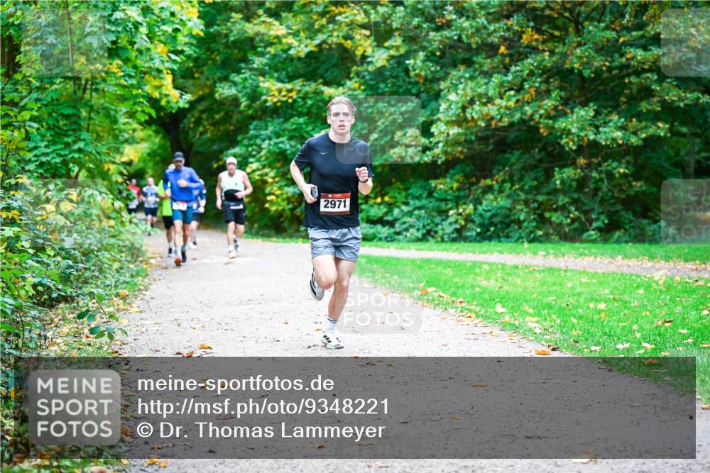 12.10.2025 - Bramfelder Halbmarathon 2025 Dr. Thomas Lammeyer http://msf.ph/oto/9348221 12.10.2025 10:26:30 Laufen 2971 meine-sportfotos.de