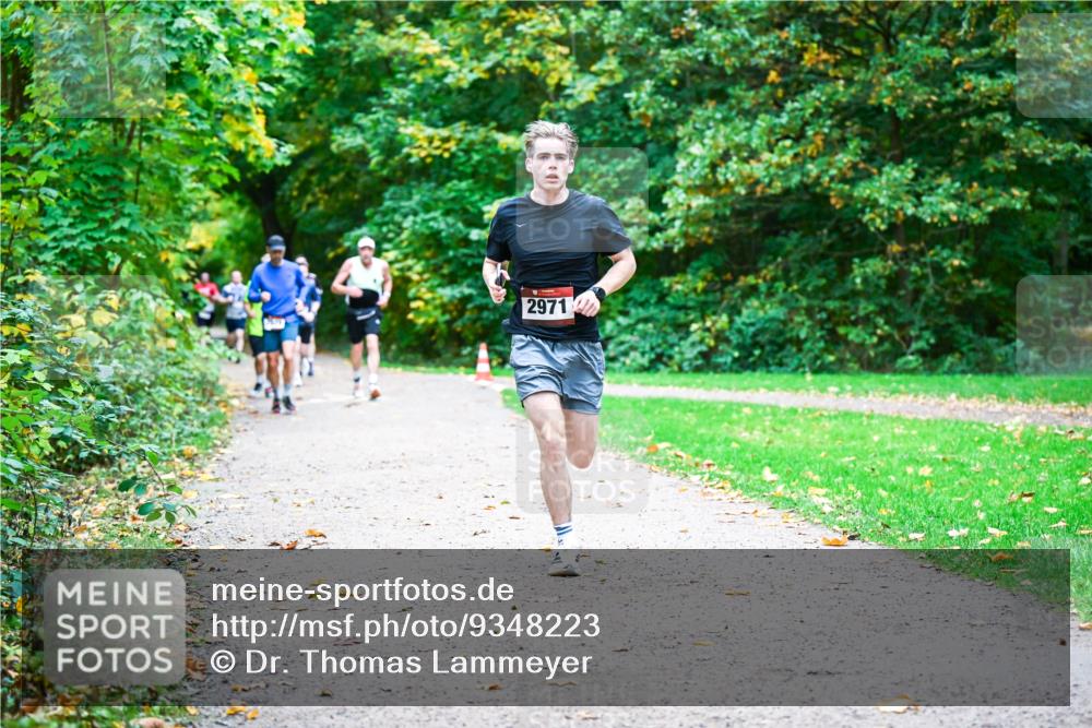 12.10.2025 - Bramfelder Halbmarathon 2025 Dr. Thomas Lammeyer http://msf.ph/oto/9348223 12.10.2025 10:26:31 Laufen 2971 meine-sportfotos.de