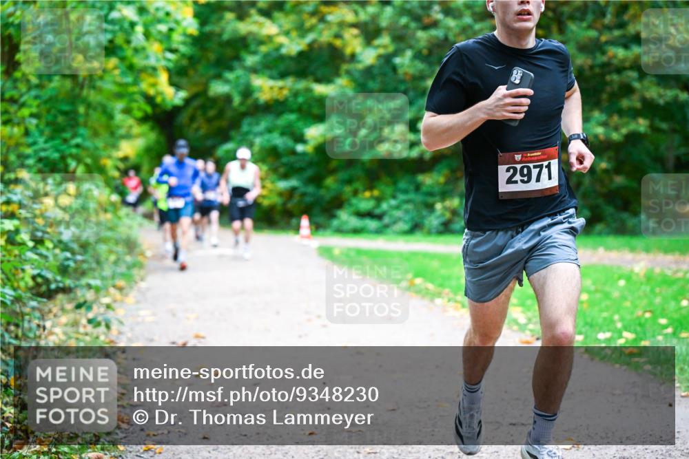 12.10.2025 - Bramfelder Halbmarathon 2025 Dr. Thomas Lammeyer http://msf.ph/oto/9348230 12.10.2025 10:26:32 Laufen 34, 2971, 3 meine-sportfotos.de