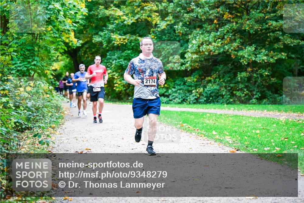 12.10.2025 - Bramfelder Halbmarathon 2025 Dr. Thomas Lammeyer http://msf.ph/oto/9348279 12.10.2025 10:26:41 Laufen 2740, 2174 meine-sportfotos.de