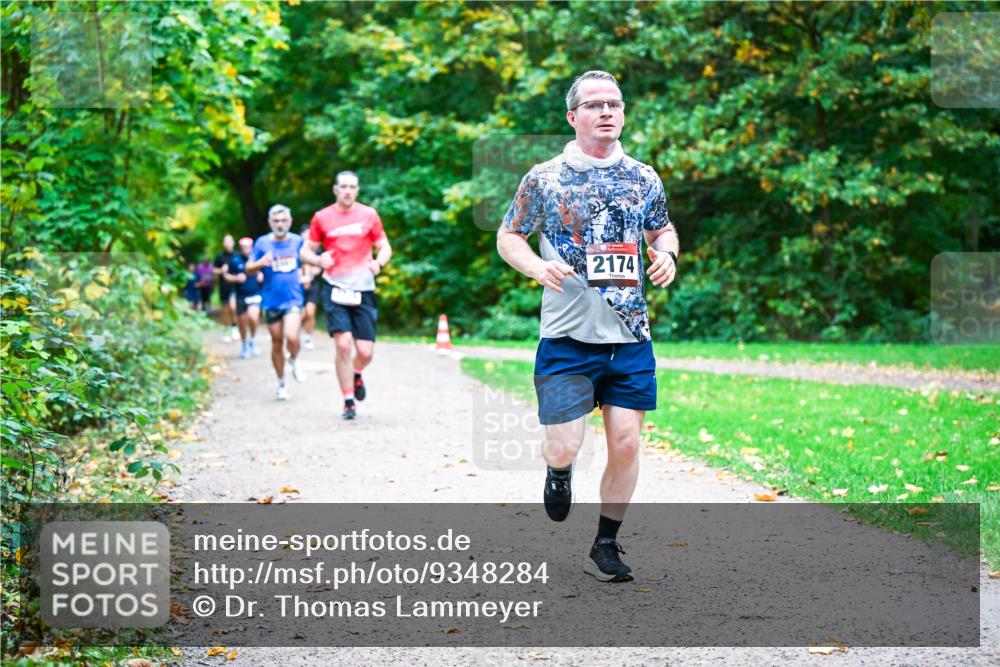 12.10.2025 - Bramfelder Halbmarathon 2025 Dr. Thomas Lammeyer http://msf.ph/oto/9348284 12.10.2025 10:26:42 Laufen 2174 meine-sportfotos.de