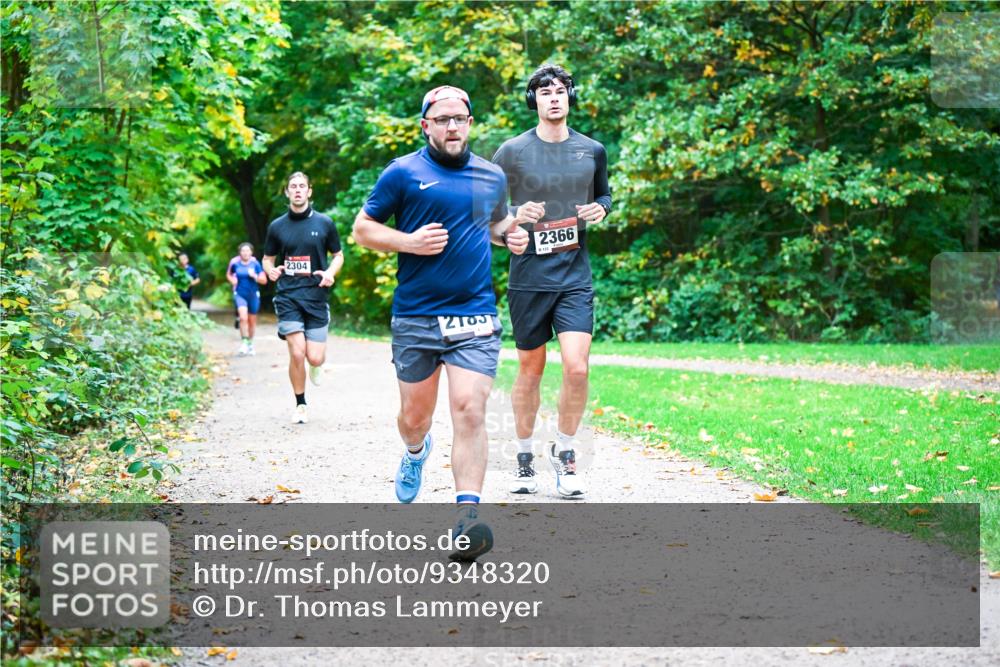 12.10.2025 - Bramfelder Halbmarathon 2025 Dr. Thomas Lammeyer http://msf.ph/oto/9348320 12.10.2025 10:26:48 Laufen 2366, 2304 meine-sportfotos.de