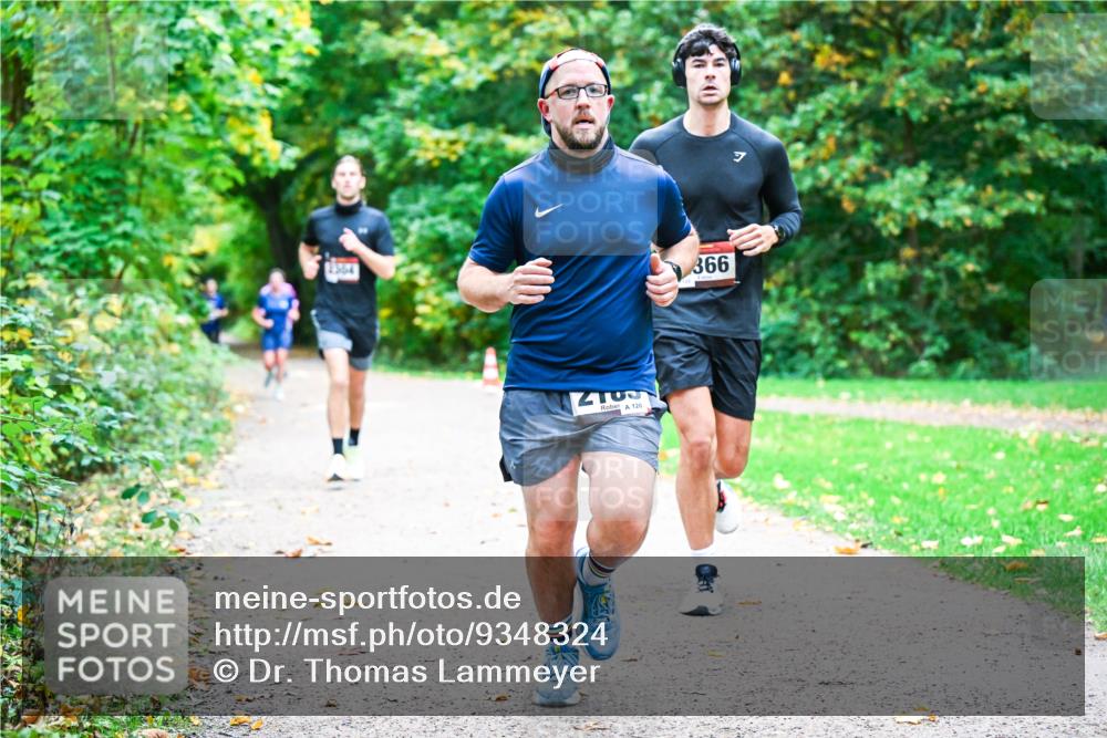 12.10.2025 - Bramfelder Halbmarathon 2025 Dr. Thomas Lammeyer http://msf.ph/oto/9348324 12.10.2025 10:26:49 Laufen 1364, 2109, 120, 366 meine-sportfotos.de