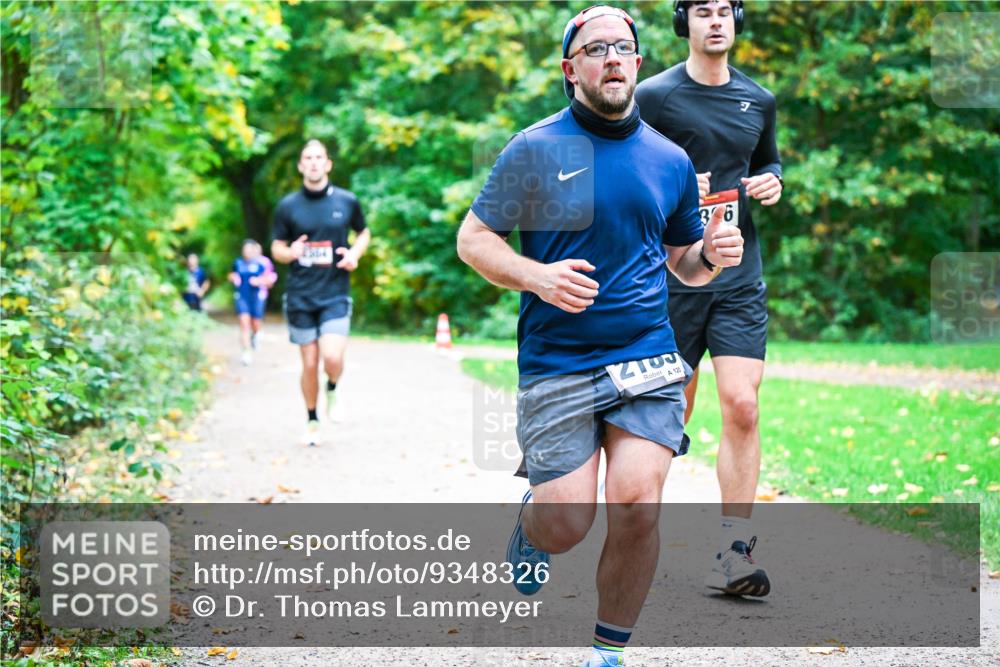 12.10.2025 - Bramfelder Halbmarathon 2025 Dr. Thomas Lammeyer http://msf.ph/oto/9348326 12.10.2025 10:26:49 Laufen 200, 120, 36 meine-sportfotos.de