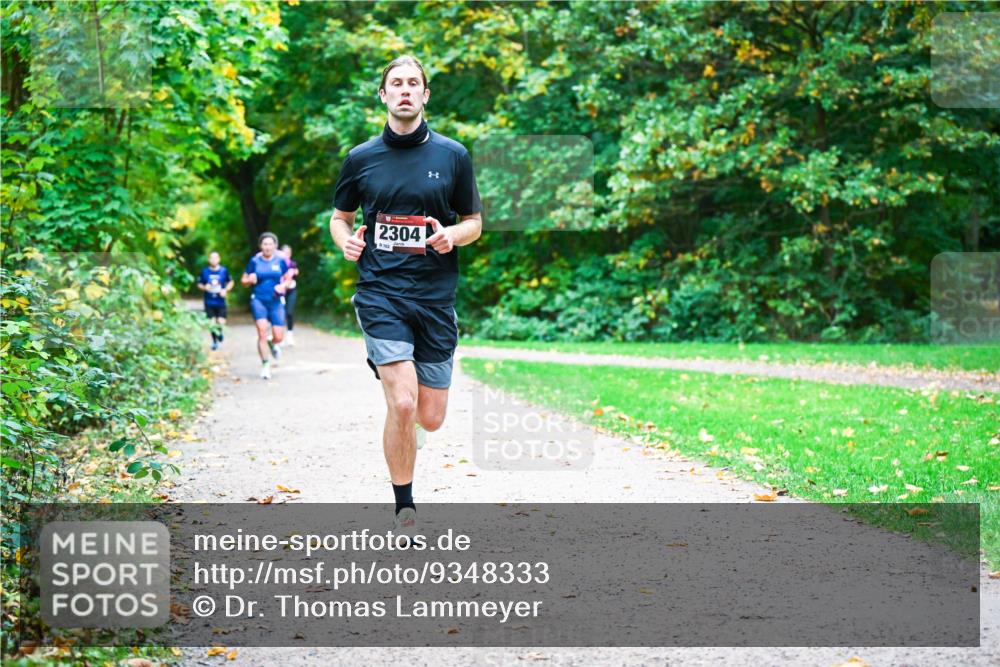 12.10.2025 - Bramfelder Halbmarathon 2025 Dr. Thomas Lammeyer http://msf.ph/oto/9348333 12.10.2025 10:26:51 Laufen 2304 meine-sportfotos.de