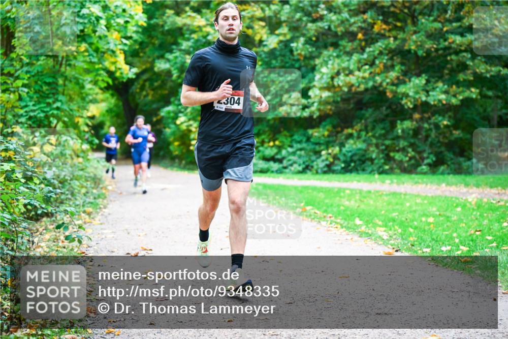 12.10.2025 - Bramfelder Halbmarathon 2025 Dr. Thomas Lammeyer http://msf.ph/oto/9348335 12.10.2025 10:26:51 Laufen 8, 102, 304 meine-sportfotos.de