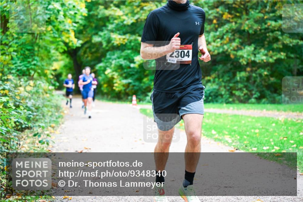 12.10.2025 - Bramfelder Halbmarathon 2025 Dr. Thomas Lammeyer http://msf.ph/oto/9348340 12.10.2025 10:26:51 Laufen 2304, 102 meine-sportfotos.de