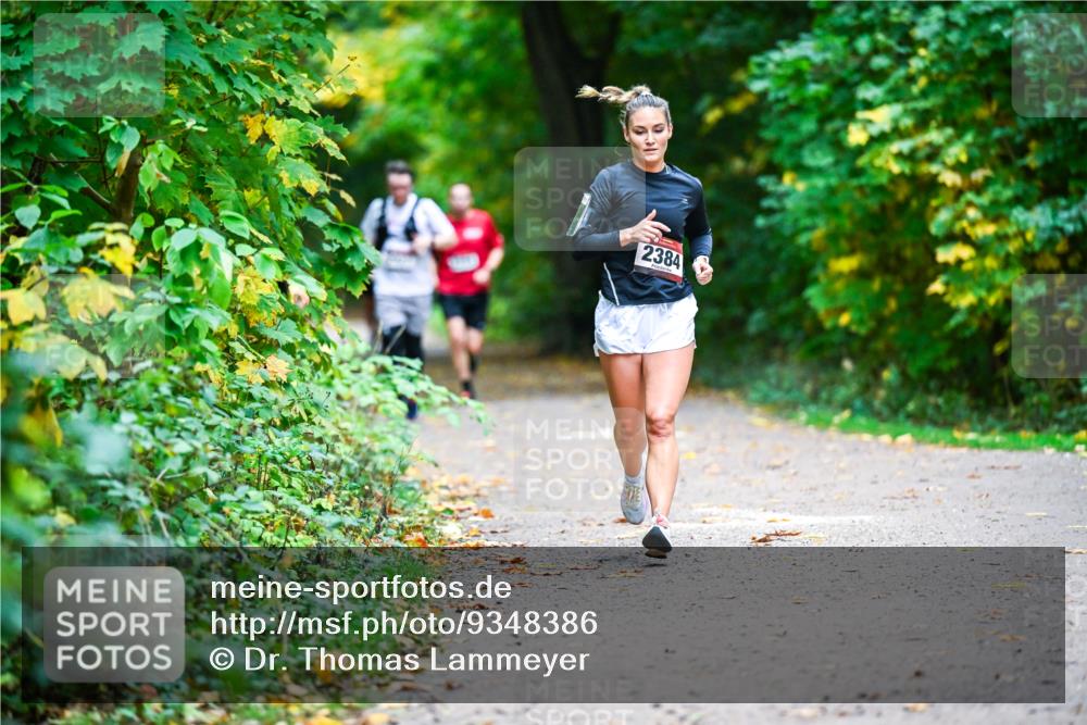 12.10.2025 - Bramfelder Halbmarathon 2025 Dr. Thomas Lammeyer http://msf.ph/oto/9348386 12.10.2025 10:27:12 Laufen 2384 meine-sportfotos.de