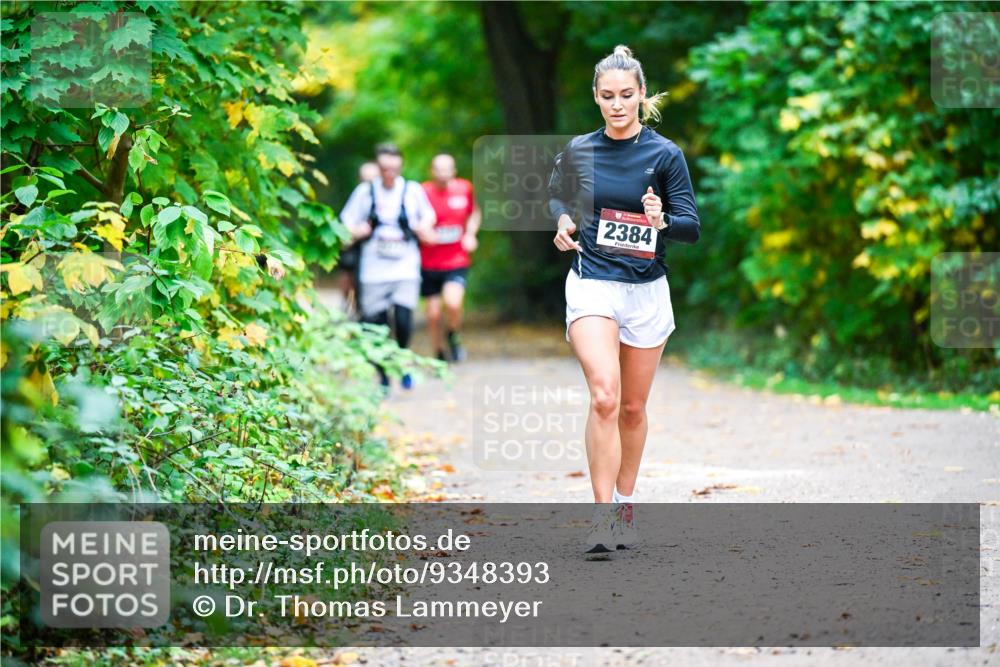 12.10.2025 - Bramfelder Halbmarathon 2025 Dr. Thomas Lammeyer http://msf.ph/oto/9348393 12.10.2025 10:27:13 Laufen 2384 meine-sportfotos.de