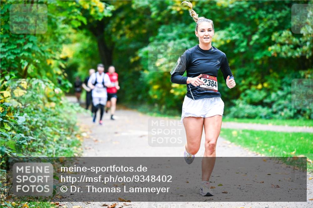 12.10.2025 - Bramfelder Halbmarathon 2025 Dr. Thomas Lammeyer http://msf.ph/oto/9348402 12.10.2025 10:27:15 Laufen 2384 meine-sportfotos.de