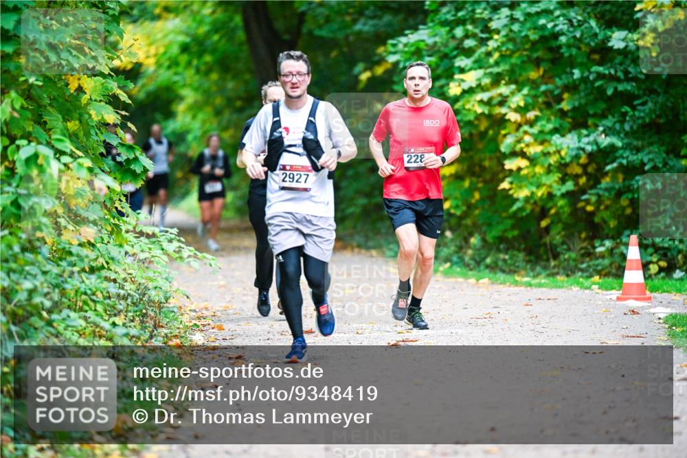 12.10.2025 - Bramfelder Halbmarathon 2025 Dr. Thomas Lammeyer http://msf.ph/oto/9348419 12.10.2025 10:27:19 Laufen 2927, 228 meine-sportfotos.de