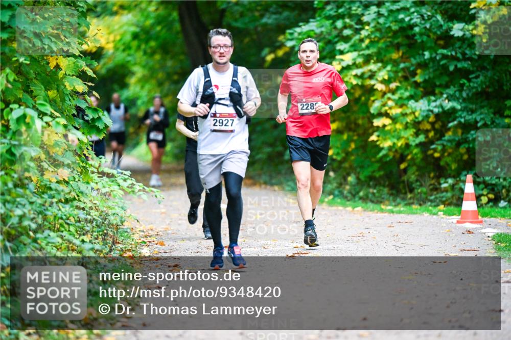 12.10.2025 - Bramfelder Halbmarathon 2025 Dr. Thomas Lammeyer http://msf.ph/oto/9348420 12.10.2025 10:27:19 Laufen 2927, 228 meine-sportfotos.de