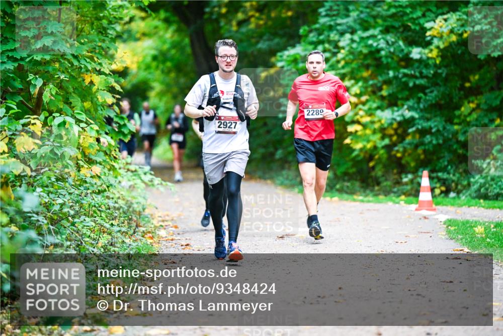 12.10.2025 - Bramfelder Halbmarathon 2025 Dr. Thomas Lammeyer http://msf.ph/oto/9348424 12.10.2025 10:27:19 Laufen 2927, 2289 meine-sportfotos.de