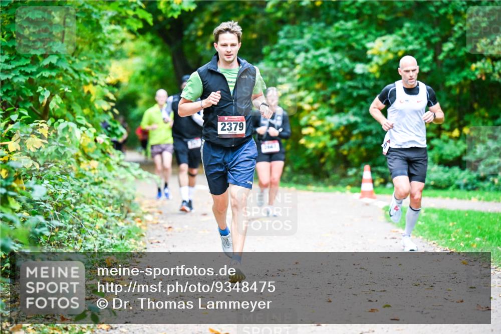 12.10.2025 - Bramfelder Halbmarathon 2025 Dr. Thomas Lammeyer http://msf.ph/oto/9348475 12.10.2025 10:27:30 Laufen 2379 meine-sportfotos.de