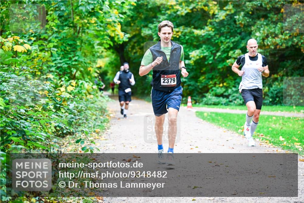 12.10.2025 - Bramfelder Halbmarathon 2025 Dr. Thomas Lammeyer http://msf.ph/oto/9348482 12.10.2025 10:27:31 Laufen 2379 meine-sportfotos.de