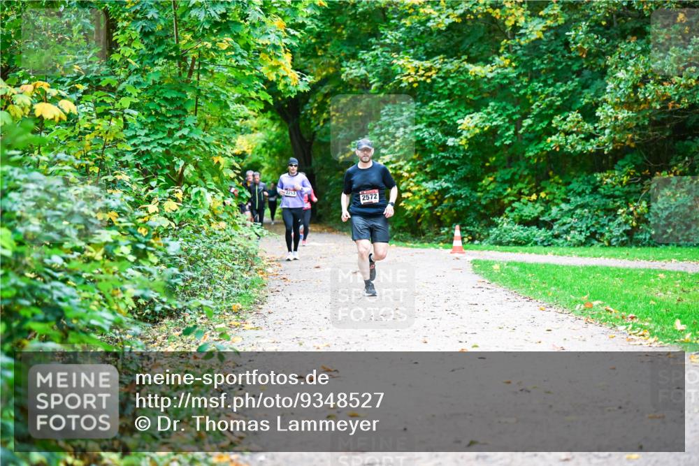 12.10.2025 - Bramfelder Halbmarathon 2025 Dr. Thomas Lammeyer http://msf.ph/oto/9348527 12.10.2025 10:27:42 Laufen 2253, 2572 meine-sportfotos.de