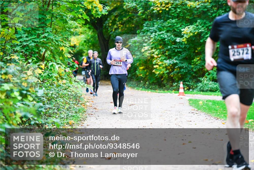 12.10.2025 - Bramfelder Halbmarathon 2025 Dr. Thomas Lammeyer http://msf.ph/oto/9348546 12.10.2025 10:27:45 Laufen 2253, 2572 meine-sportfotos.de
