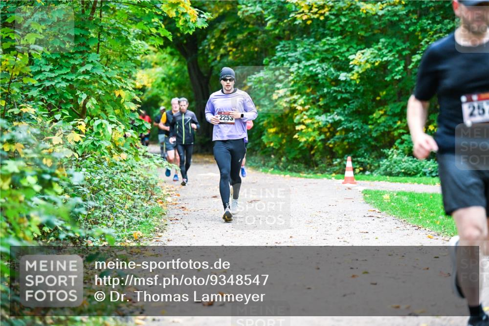 12.10.2025 - Bramfelder Halbmarathon 2025 Dr. Thomas Lammeyer http://msf.ph/oto/9348547 12.10.2025 10:27:45 Laufen 2253, 25 meine-sportfotos.de