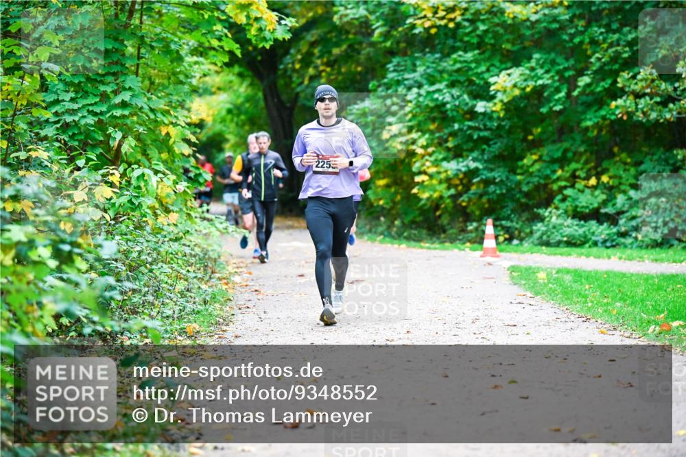 12.10.2025 - Bramfelder Halbmarathon 2025 Dr. Thomas Lammeyer http://msf.ph/oto/9348552 12.10.2025 10:27:46 Laufen 225 meine-sportfotos.de