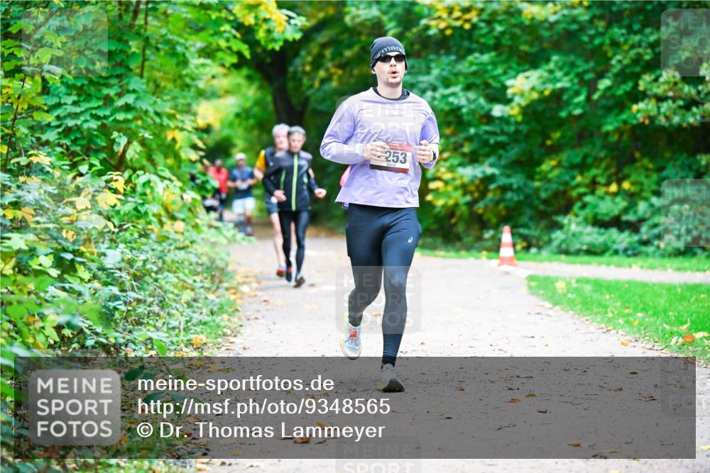 12.10.2025 - Bramfelder Halbmarathon 2025 Dr. Thomas Lammeyer http://msf.ph/oto/9348565 12.10.2025 10:27:48 Laufen 253 meine-sportfotos.de