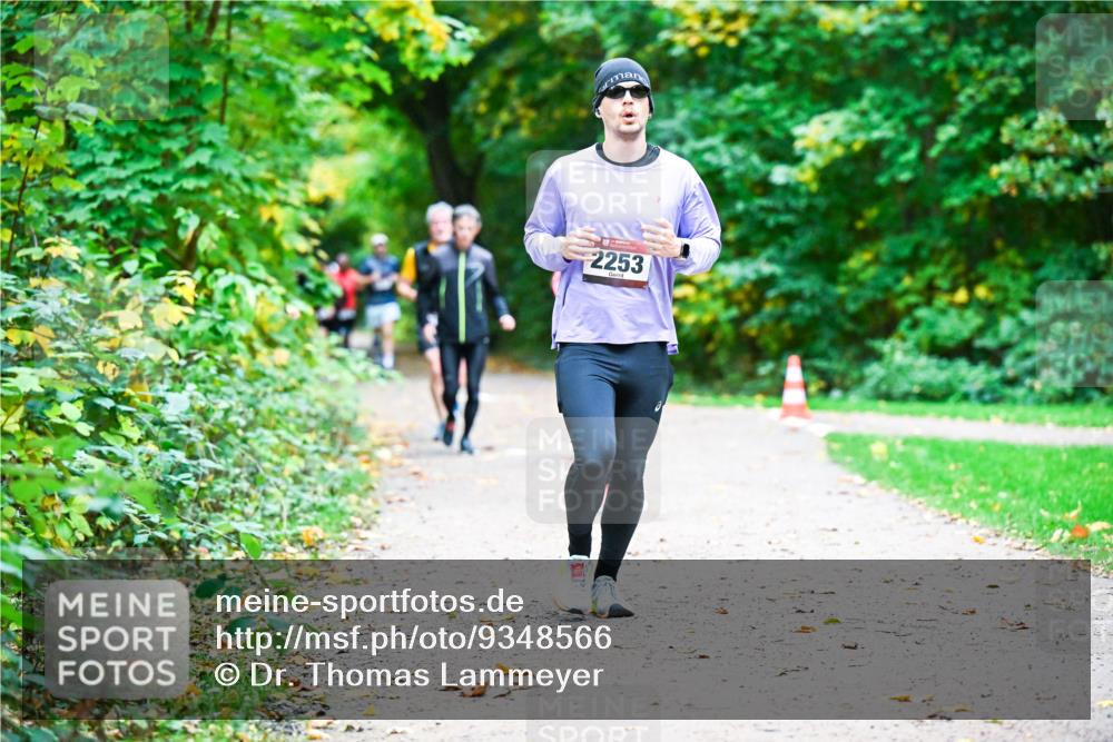 12.10.2025 - Bramfelder Halbmarathon 2025 Dr. Thomas Lammeyer http://msf.ph/oto/9348566 12.10.2025 10:27:48 Laufen 2253 meine-sportfotos.de