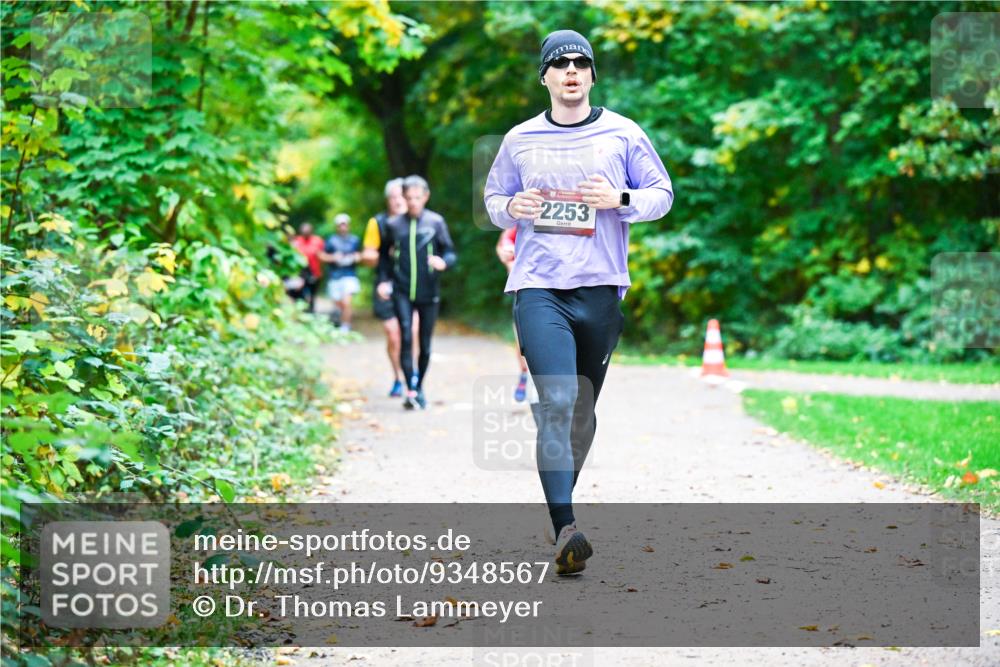 12.10.2025 - Bramfelder Halbmarathon 2025 Dr. Thomas Lammeyer http://msf.ph/oto/9348567 12.10.2025 10:27:48 Laufen 2253 meine-sportfotos.de