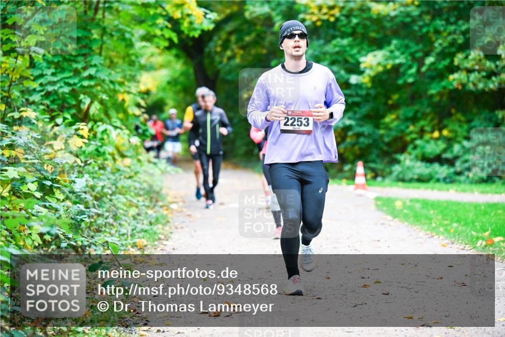 12.10.2025 - Bramfelder Halbmarathon 2025 Dr. Thomas Lammeyer http://msf.ph/oto/9348568 12.10.2025 10:27:48 Laufen 2253 meine-sportfotos.de