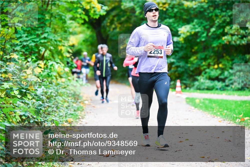 12.10.2025 - Bramfelder Halbmarathon 2025 Dr. Thomas Lammeyer http://msf.ph/oto/9348569 12.10.2025 10:27:48 Laufen 2253 meine-sportfotos.de
