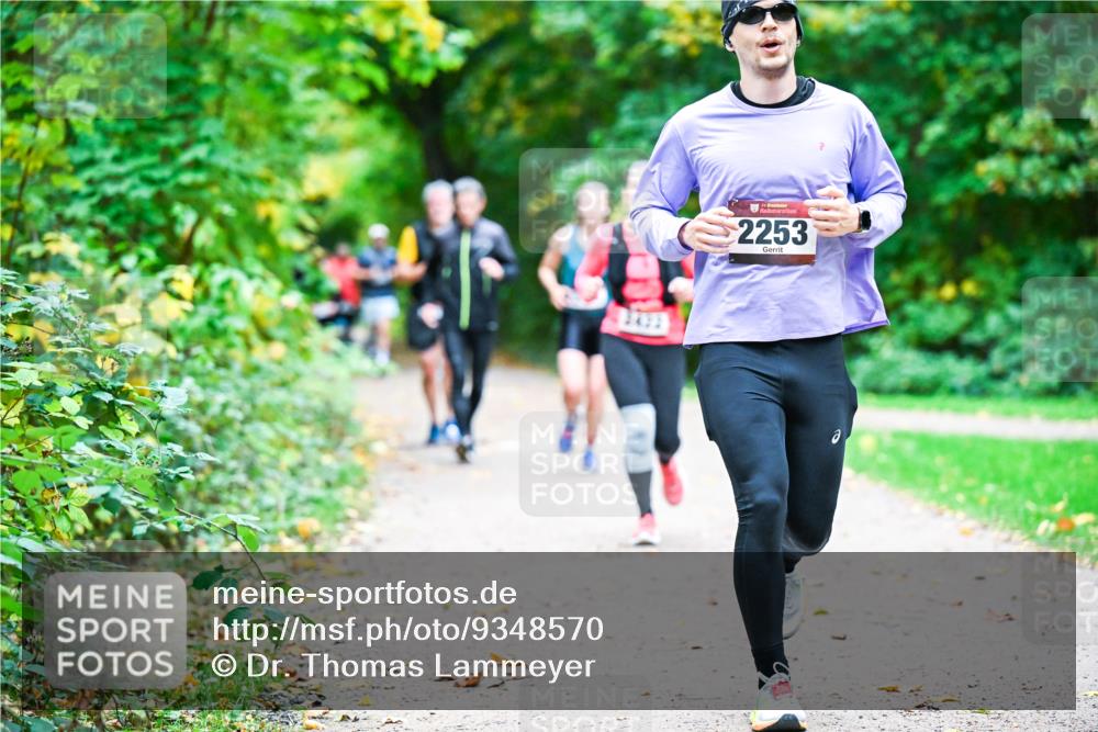 12.10.2025 - Bramfelder Halbmarathon 2025 Dr. Thomas Lammeyer http://msf.ph/oto/9348570 12.10.2025 10:27:49 Laufen 13433, 2253 meine-sportfotos.de