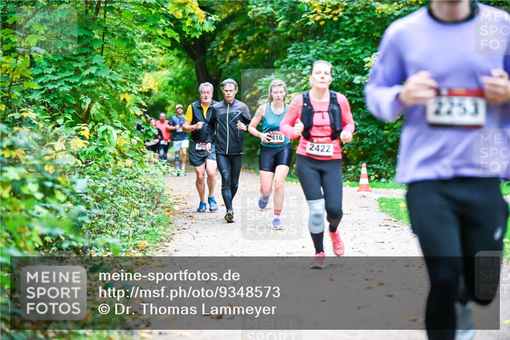 12.10.2025 - Bramfelder Halbmarathon 2025 Dr. Thomas Lammeyer http://msf.ph/oto/9348573 12.10.2025 10:27:49 Laufen 416, 255, 2422, 2253 meine-sportfotos.de
