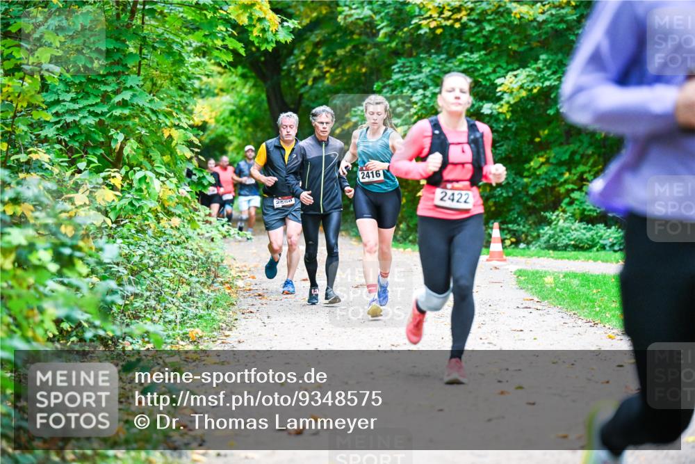 12.10.2025 - Bramfelder Halbmarathon 2025 Dr. Thomas Lammeyer http://msf.ph/oto/9348575 12.10.2025 10:27:50 Laufen 2650, 2416, 2422 meine-sportfotos.de
