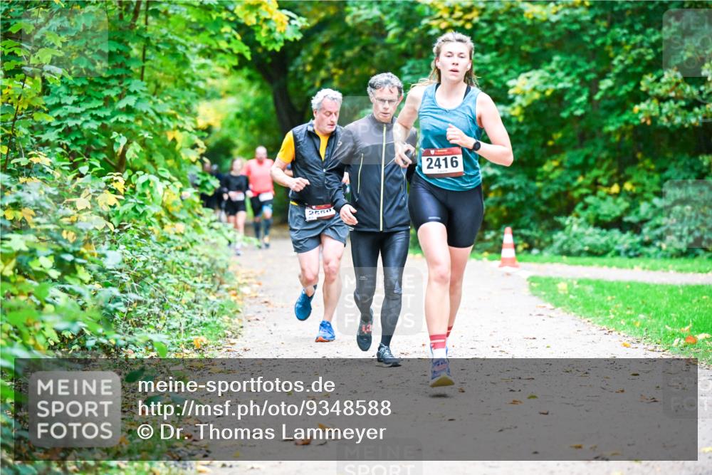12.10.2025 - Bramfelder Halbmarathon 2025 Dr. Thomas Lammeyer http://msf.ph/oto/9348588 12.10.2025 10:27:52 Laufen 2660, 2416 meine-sportfotos.de
