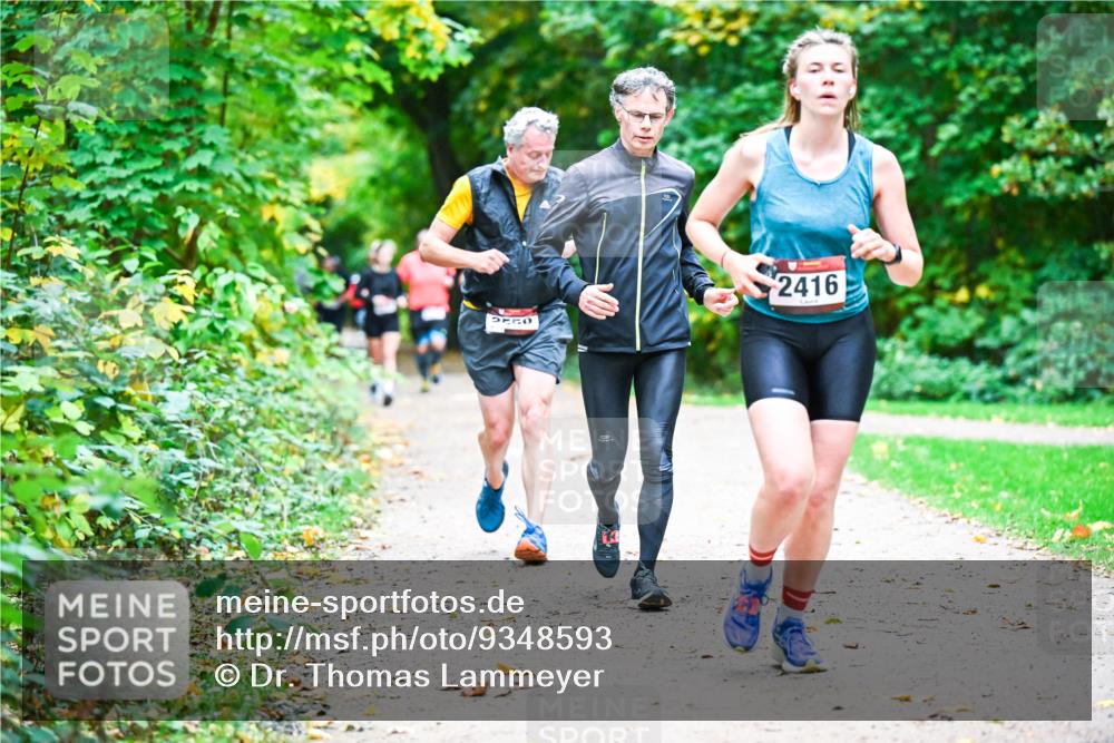 12.10.2025 - Bramfelder Halbmarathon 2025 Dr. Thomas Lammeyer http://msf.ph/oto/9348593 12.10.2025 10:27:52 Laufen 2416 meine-sportfotos.de