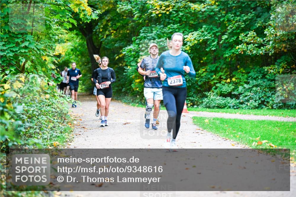 12.10.2025 - Bramfelder Halbmarathon 2025 Dr. Thomas Lammeyer http://msf.ph/oto/9348616 12.10.2025 10:27:58 Laufen 2463, 2462, 278, 2325, 2378 meine-sportfotos.de