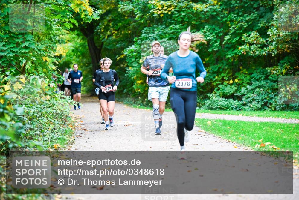 12.10.2025 - Bramfelder Halbmarathon 2025 Dr. Thomas Lammeyer http://msf.ph/oto/9348618 12.10.2025 10:27:58 Laufen 2462, 785, 2325, 2378 meine-sportfotos.de