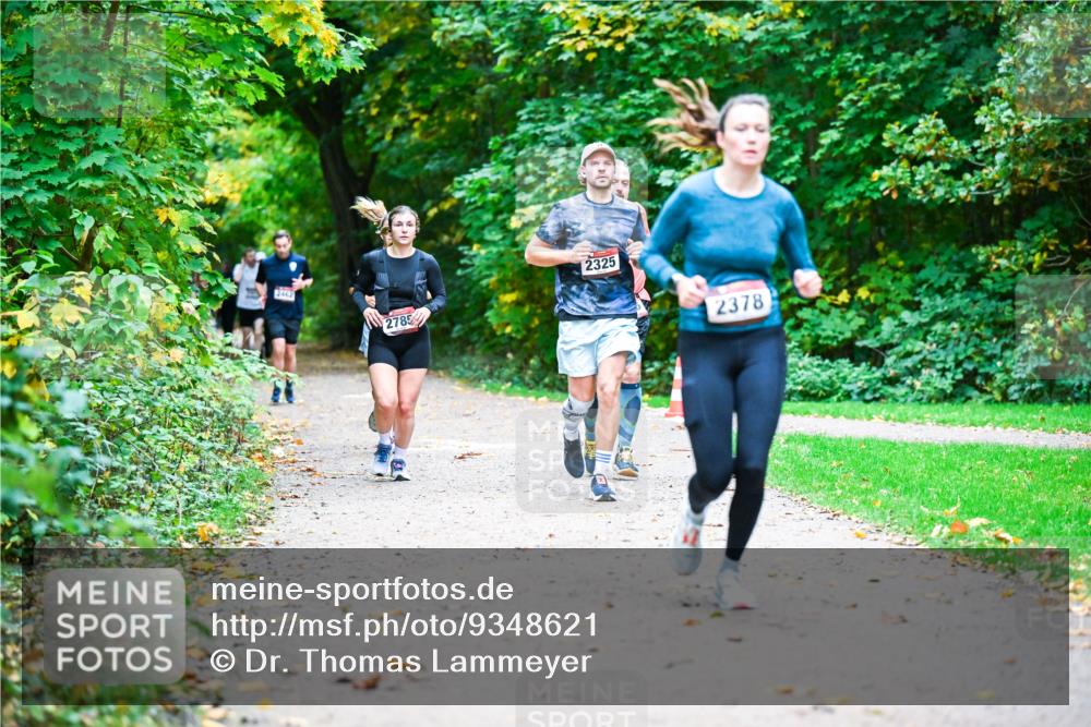 12.10.2025 - Bramfelder Halbmarathon 2025 Dr. Thomas Lammeyer http://msf.ph/oto/9348621 12.10.2025 10:27:58 Laufen 2462, 2785, 2325, 2378 meine-sportfotos.de