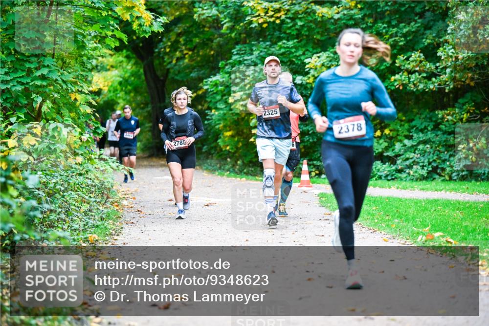 12.10.2025 - Bramfelder Halbmarathon 2025 Dr. Thomas Lammeyer http://msf.ph/oto/9348623 12.10.2025 10:27:59 Laufen 2325, 2378 meine-sportfotos.de