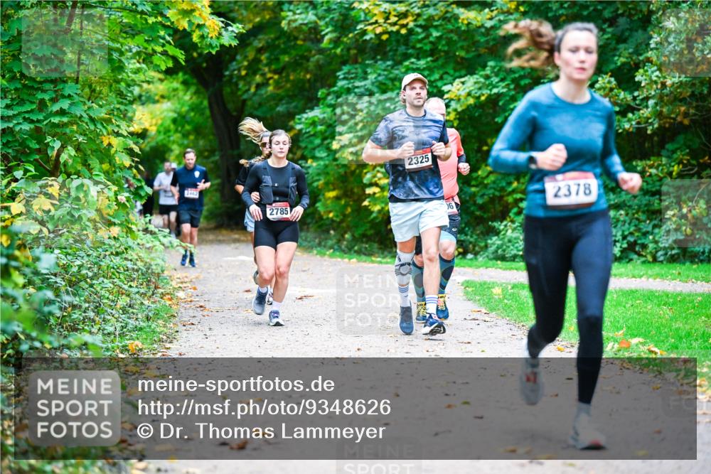 12.10.2025 - Bramfelder Halbmarathon 2025 Dr. Thomas Lammeyer http://msf.ph/oto/9348626 12.10.2025 10:27:59 Laufen 3463, 2785, 2325, 6, 2378 meine-sportfotos.de