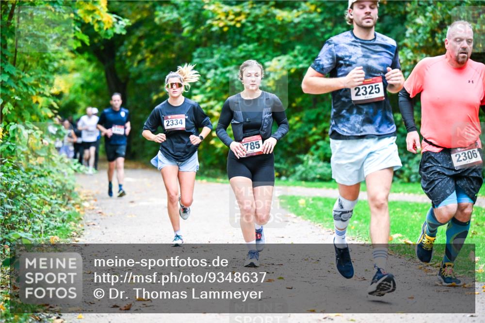 12.10.2025 - Bramfelder Halbmarathon 2025 Dr. Thomas Lammeyer http://msf.ph/oto/9348637 12.10.2025 10:28:02 Laufen 2334, 785, 2325, 2306 meine-sportfotos.de