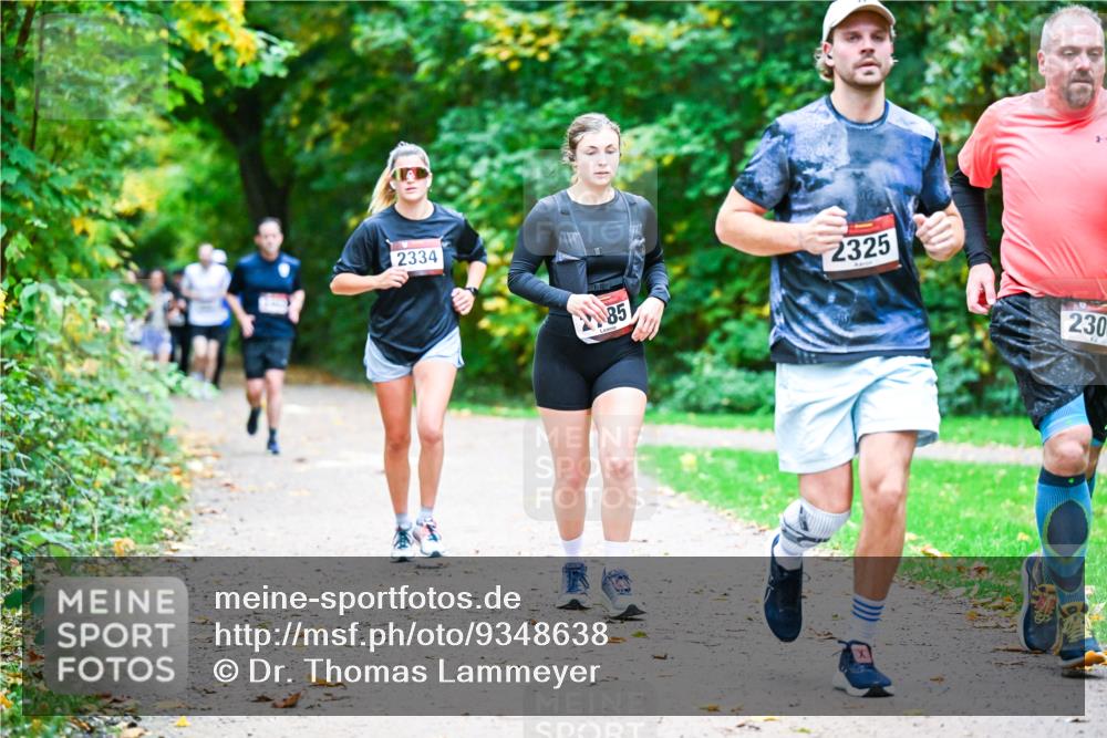 12.10.2025 - Bramfelder Halbmarathon 2025 Dr. Thomas Lammeyer http://msf.ph/oto/9348638 12.10.2025 10:28:02 Laufen 2334, 85, 2325, 230 meine-sportfotos.de